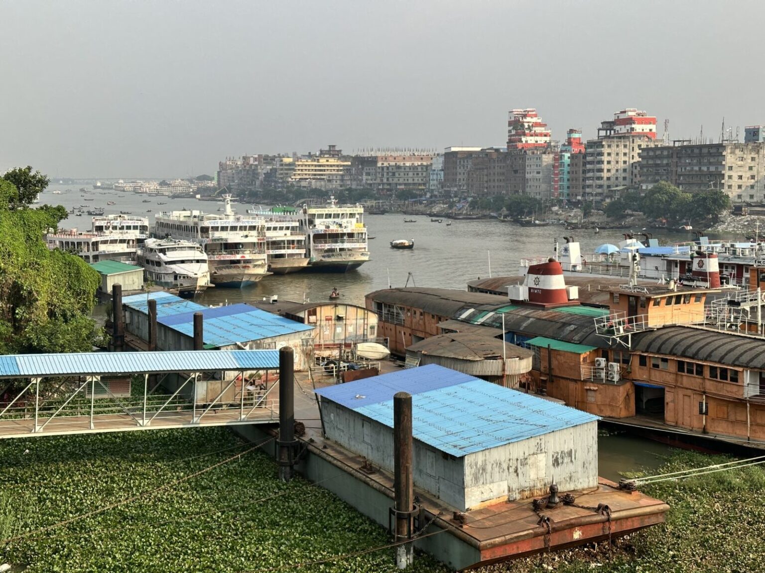 オールドダッカで最も涼しい場所 ブリゴンガ川の眺め【バングラデシュ旅行記 8】 seiのソロ旅ダイアリー 〜海外一人旅ブログ〜