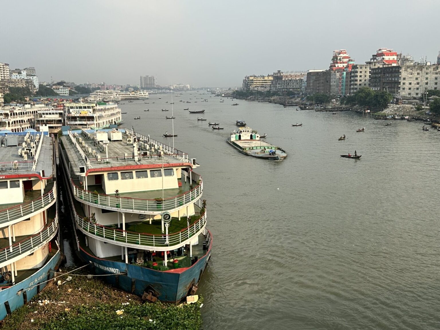 オールドダッカで最も涼しい場所 ブリゴンガ川の眺め【バングラデシュ旅行記 8】 seiのソロ旅ダイアリー 〜海外一人旅ブログ〜